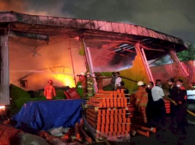 Gudang Shopee Terbakar! Begini Nasib Paket Pelangggannya