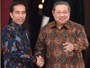 PDIP bikin beasiswa bandingin Jokowi-SBY, RG: Itu judi, menang pamer, kalah tak terima!