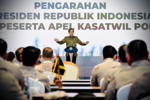 Kok Kapolda Kapolres baru sowan ormas suka ribut, Jokowi: Hati-hati jangan gadaikan…
