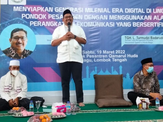 Kunjungi Ponpes Qamarul Huda Bagu Lombok Tengah, Ditjen SDPPI Kominfo Dorong Santri Kuasai Pemahaman Literasi Digital