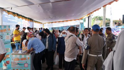 Kantor Camat Sekotong jadi Lokasi Operasi Pasar Murah yang diadakan KPw BI NTB dan TPID Lombok Barat