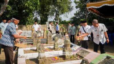 Pemkot Mataram Laksanakan Ziarah ke Makam Mantan Wali Kota Sambut HUT ke-32