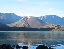 Menikmati Keindahan Gunung Rinjani, Destinasi Favorit Pendaki