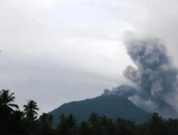 Gunung Ibu di Maluku Utara Alami Lima Erupsi dalam Sehari